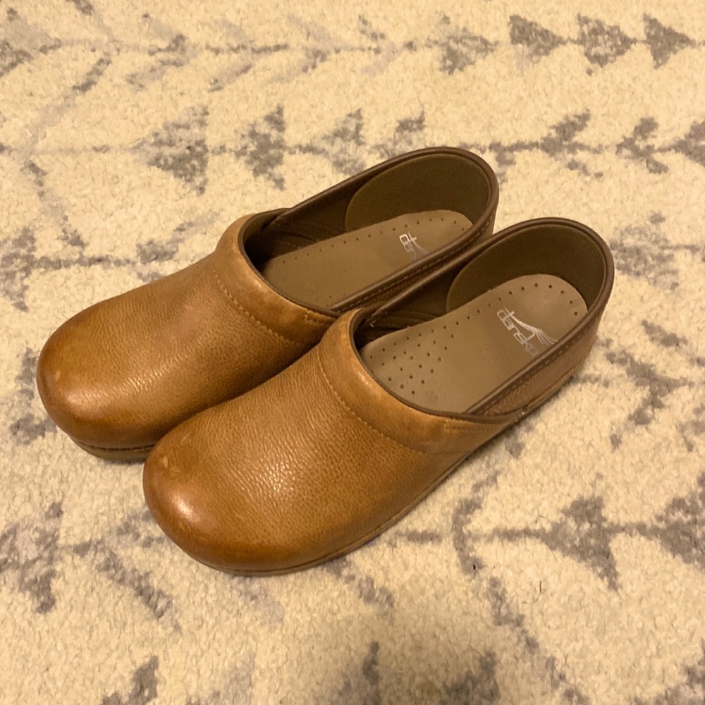 Dansko clog tan NWOT EUR SZ 40